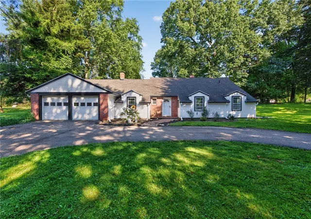 Photo 1 of Sale Pending at 146 Crossover Rd, Fairport, NY 14450 | MLS# R1704362 | Listing updated on 2026-08-25