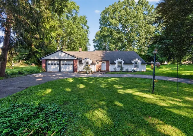 Photo 2 of Sale Pending at 146 Crossover Rd, Fairport, NY 14450 | MLS# R1704362 | Listing updated on 2026-08-25
