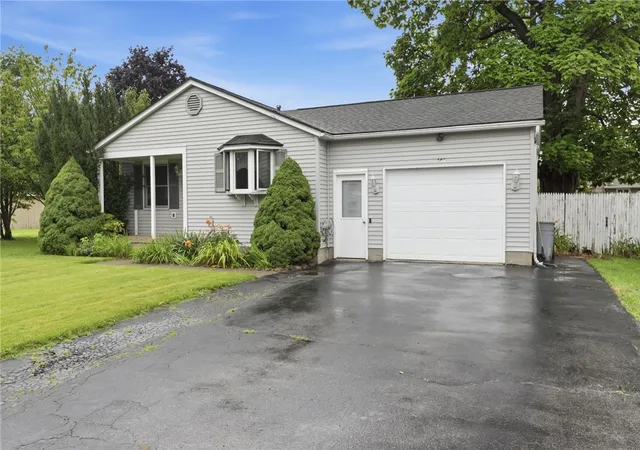 Photo 2 of Sale Pending at 198 Mercer Ave, Rochester, NY 14606 | MLS# R1704238 | Listing updated on 2026-08-13