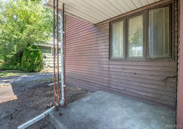 Photo 2 of Sale Pending at 481 Division St, North Tonawanda, NY 14120 | MLS# B1704109 | Listing updated on 2026-09-22