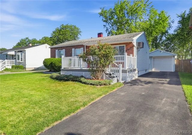 Photo 3 of Sale Pending at 250 Desmond Dr, Tonawanda, NY 14150 | MLS# B1703549 | Listing updated on 2026-09-01
