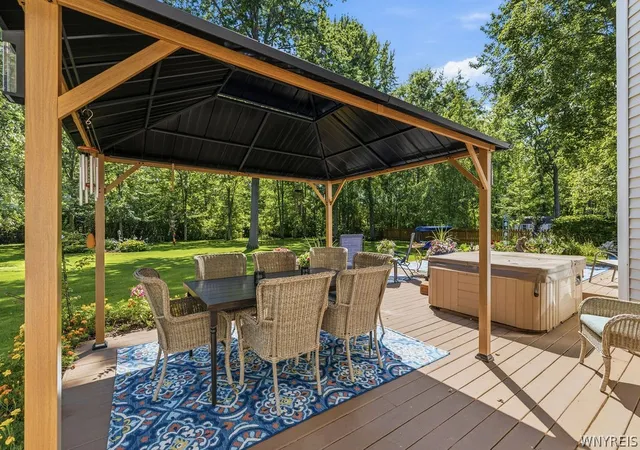 Photo 4 of Sale Pending at 6938 Lockwood Ln E, Lockport, NY 14094 | MLS# B1702763 | Listing updated on 2026-08-20