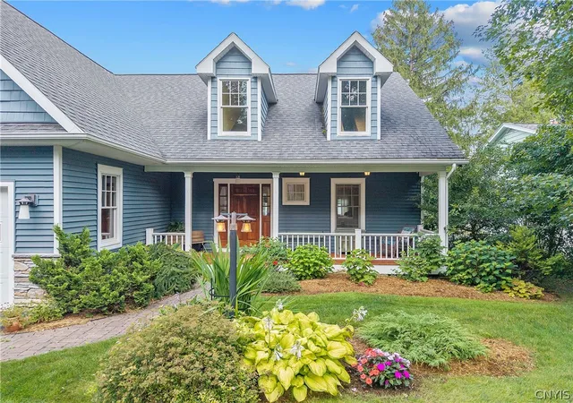 Photo 2 of Sale Pending at 4252 Westshore Manor Rd, Jamesville, NY 13078 | MLS# S1703397 | Listing updated on 2026-08-13