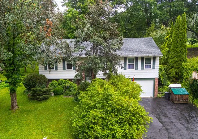 Photo 1 of Sale Pending at 50 Brooktree Dr, Penfield, NY 14526 | MLS# R1704266 | Listing updated on 2026-08-17