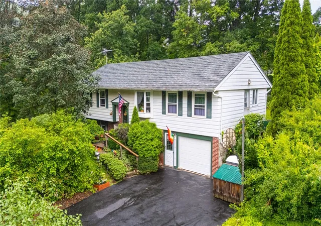 Photo 2 of Sale Pending at 50 Brooktree Dr, Penfield, NY 14526 | MLS# R1704266 | Listing updated on 2026-08-17