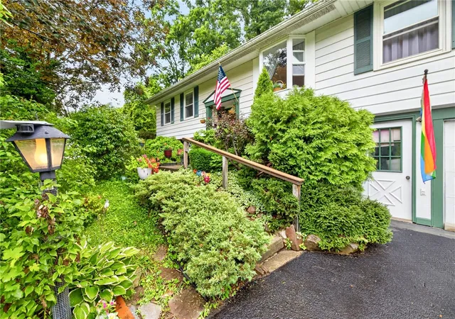 Photo 3 of Sale Pending at 50 Brooktree Dr, Penfield, NY 14526 | MLS# R1704266 | Listing updated on 2026-08-17