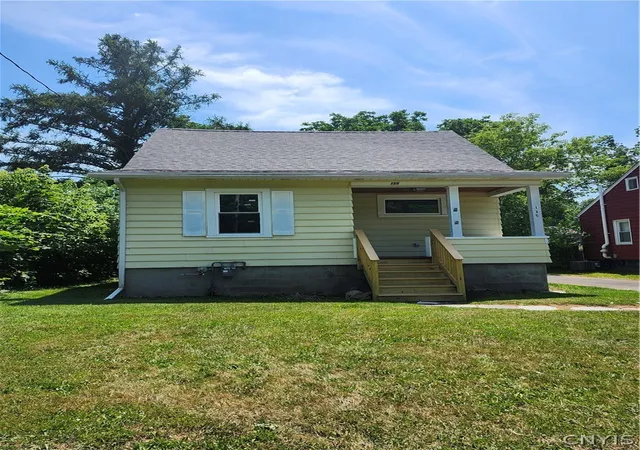 Photo 3 of Single family home for sale at 135 Spaulding Ave, Syracuse, NY 13205 | MLS# S1704579 | Listing updated on 2026-08-18