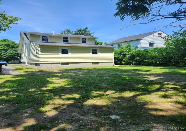 Photo 3 of Single family home for sale at 135 Spaulding Ave, Syracuse, NY 13205 | MLS# S1704579 | Listing updated on 2026-08-18