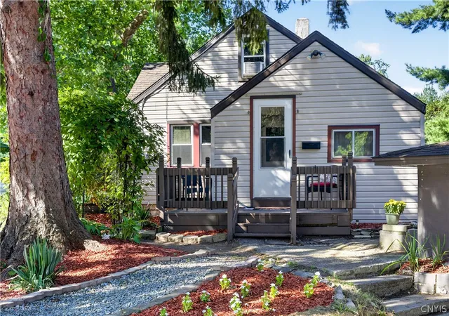 Photo 2 of Sale Pending at 107 Ivon Dr, Syracuse, NY 13212 | MLS# S1702012 | Listing updated on 2026-09-03