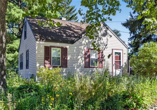 Photo 3 of Sale Pending at 107 Ivon Dr, Syracuse, NY 13212 | MLS# S1702012 | Listing updated on 2026-09-03