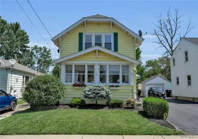 Photo 1 of Sale Pending at 811 91st Street, Niagara Falls, NY 14304 | MLS# B1704278 | Listing updated on 2026-08-13