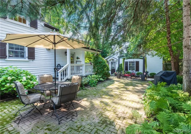 Photo 3 of Sale Pending at 445 Plain St, Lewiston, NY 14092 | MLS# B1703185 | Listing updated on 2026-08-27