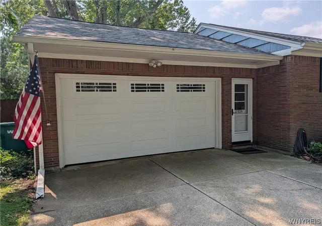Photo 2 of Sale Pending at 8325 Vernon Cir, Buffalo, NY 14221 | MLS# B1704244 | Listing updated on 2026-08-20
