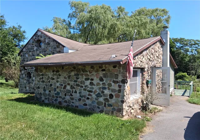 Photo 1 of Sale Pending at 411 Murray St, Newark, NY 14513 | MLS# R1704576 | Listing updated on 2026-08-18