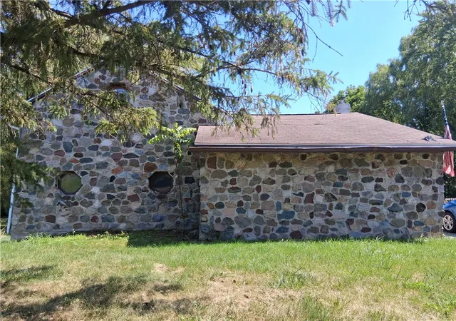 Photo 2 of Sale Pending at 411 Murray St, Newark, NY 14513 | MLS# R1704576 | Listing updated on 2026-08-18