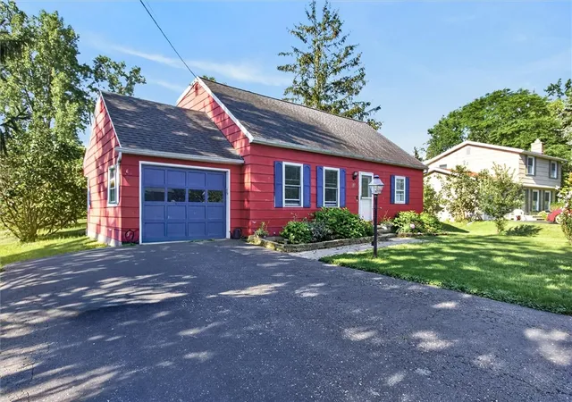 Photo 2 of Sale Pending at 17 Karenlee Dr, Rochester, NY 14618 | MLS# R1704633 | Listing updated on 2026-08-21