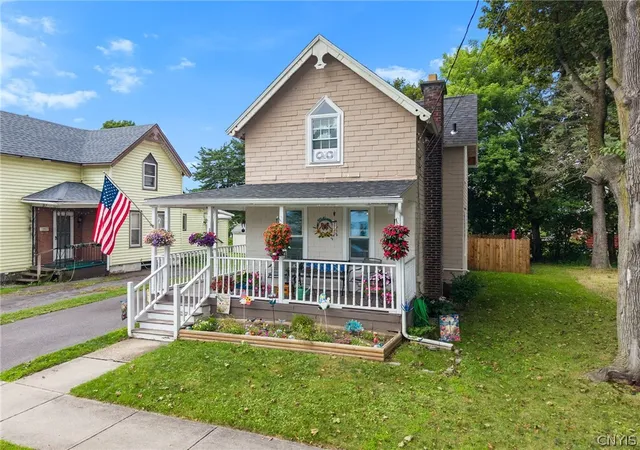Photo 2 of Single family home for sale at 39 Morris St, Auburn, NY 13021 | MLS# S1702739 | Listing updated on 2026-09-05