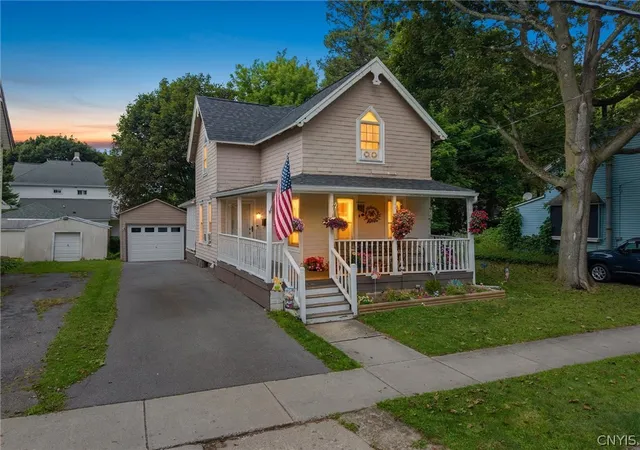 Photo 3 of Single family home for sale at 39 Morris St, Auburn, NY 13021 | MLS# S1702739 | Listing updated on 2026-09-05