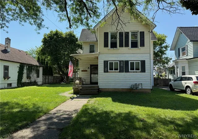 Photo 1 of Sale Pending at 272 Vandervoort St, North Tonawanda, NY 14120 | MLS# B1702104 | Listing updated on 2026-09-11