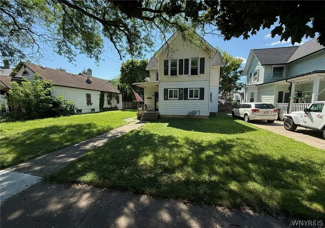 Photo 2 of Sale Pending at 272 Vandervoort St, North Tonawanda, NY 14120 | MLS# B1702104 | Listing updated on 2026-09-11