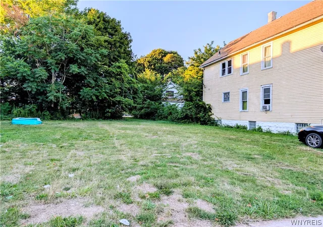 Photo 3 of Sale Pending at 50 Girard Pl, Buffalo, NY 14211 | MLS# B1703751 | Listing updated on 2026-08-19