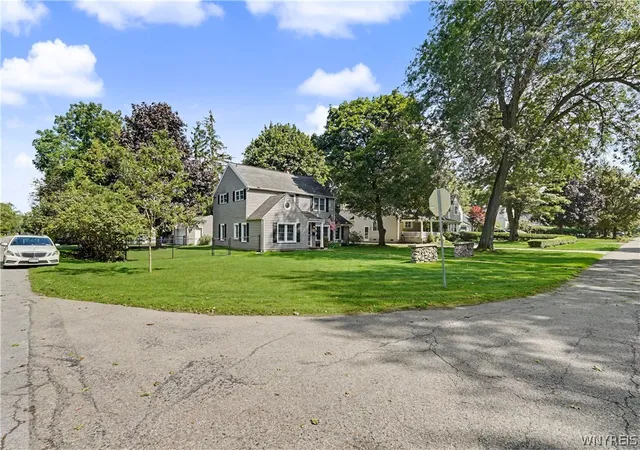 Photo 3 of Sale Pending at 4311 Wildwood Dr, Buffalo, NY 14221 | MLS# B1700188 | Listing updated on 2026-08-18