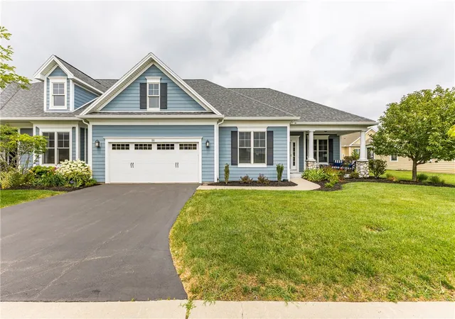 Photo 2 of Sale Pending at 215 Bretlyn Cir, Rochester, NY 14618 | MLS# R1703084 | Listing updated on 2026-09-03