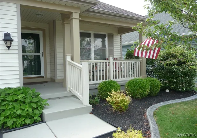 Photo 2 of Sale Pending at 129 Blossom Wood Ln, Buffalo, NY 14227 | MLS# B1703847 | Listing updated on 2026-08-20