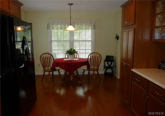 Photo 4 of Sale Pending at 129 Blossom Wood Ln, Buffalo, NY 14227 | MLS# B1703847 | Listing updated on 2026-08-20
