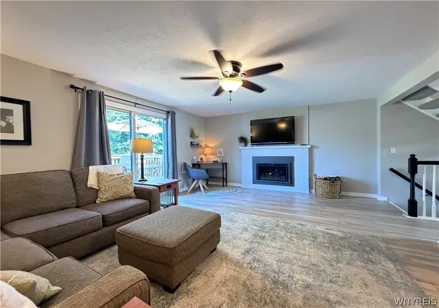 Photo 4 of Sale Pending at 111 Courtshire Ln, Penfield, NY 14526 | MLS# B1704731 | Listing updated on 2026-08-18