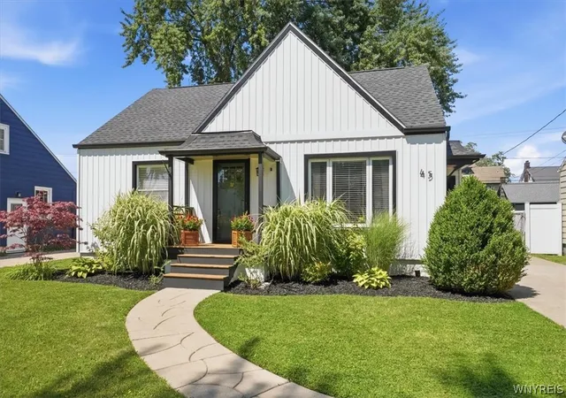 Photo 1 of Sale Pending at 45 Hampton Pkwy, Buffalo, NY 14217 | MLS# B1704016 | Listing updated on 2026-08-14