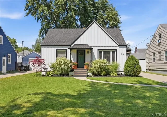 Photo 2 of Sale Pending at 45 Hampton Pkwy, Buffalo, NY 14217 | MLS# B1704016 | Listing updated on 2026-08-14