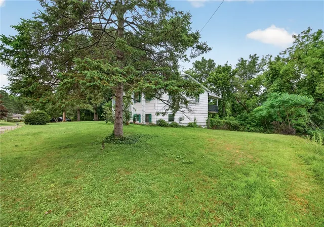 Photo 3 of Single family home for sale at 176 N Franklin St, Corning, NY 14830 | MLS# R1704598 | Listing updated on 2026-09-11