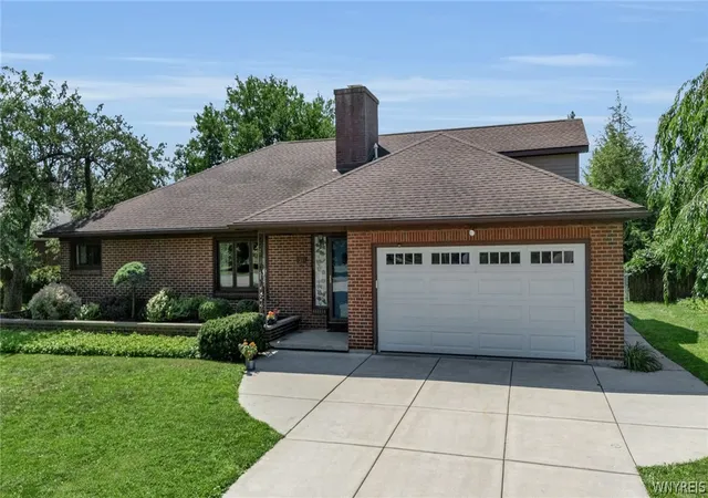 Photo 1 of Sale Pending at 55 Lake Ledge Dr, Buffalo, NY 14221 | MLS# B1704666 | Listing updated on 2026-08-20
