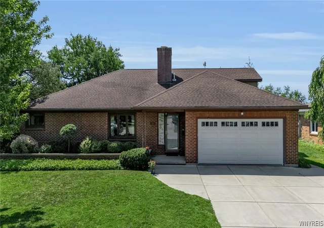 Photo 2 of Sale Pending at 55 Lake Ledge Dr, Buffalo, NY 14221 | MLS# B1704666 | Listing updated on 2026-08-20