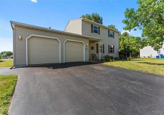 Photo 3 of Sale Pending at 7677 Glenview Dr, Syracuse, NY 13212 | MLS# S1704717 | Listing updated on 2026-08-20