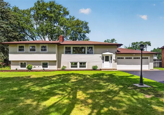Photo 1 of Sale Pending at 73 Sandcastle Dr, Rochester, NY 14622 | MLS# R1704740 | Listing updated on 2026-08-14