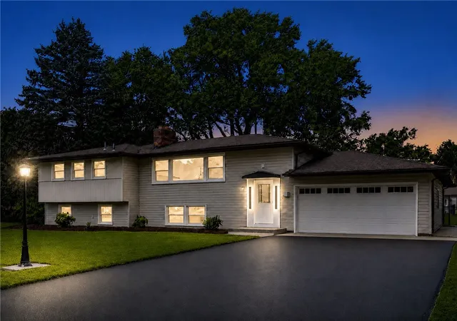 Photo 2 of Sale Pending at 73 Sandcastle Dr, Rochester, NY 14622 | MLS# R1704740 | Listing updated on 2026-08-14