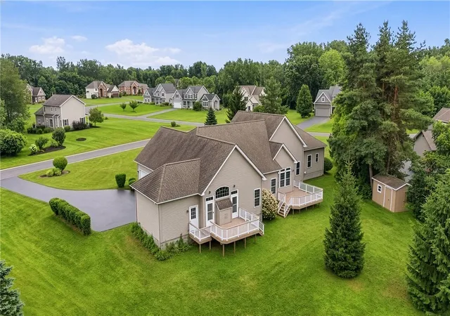 Photo 3 of Sale Pending at 11 Ashland Oaks Cir, Spencerport, NY 14559 | MLS# R1699372 | Listing updated on 2026-08-28