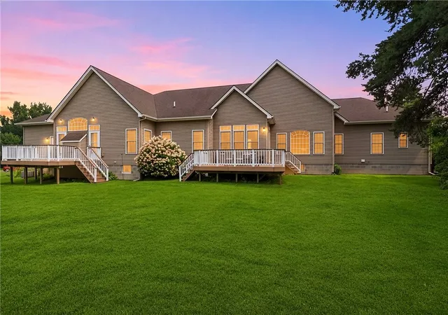 Photo 3 of Sale Pending at 11 Ashland Oaks Cir, Spencerport, NY 14559 | MLS# R1699372 | Listing updated on 2026-08-28