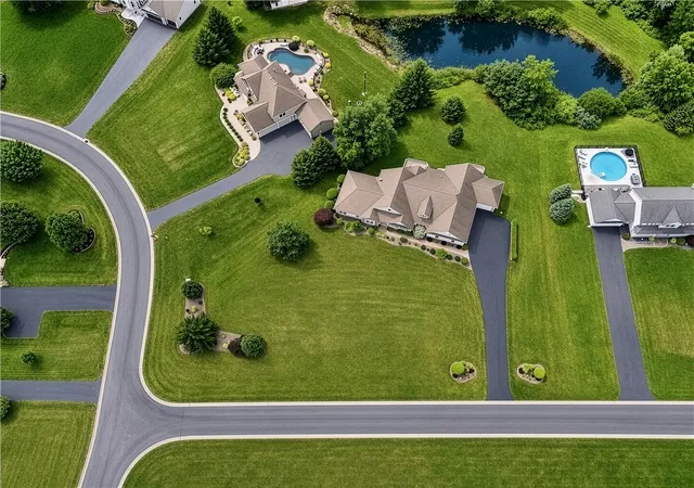 Photo 4 of Sale Pending at 11 Ashland Oaks Cir, Spencerport, NY 14559 | MLS# R1699372 | Listing updated on 2026-08-28