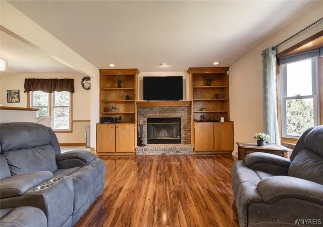 Photo 3 of Single family home for sale at 6510 Emily Ln, Lockport, NY 14094 | MLS# B1704574 | Listing updated on 2026-08-22