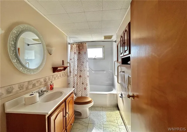 Photo 3 of Sale Pending at 68 Lyndale Ct, Buffalo, NY 14224 | MLS# B1704725 | Listing updated on 2026-08-18
