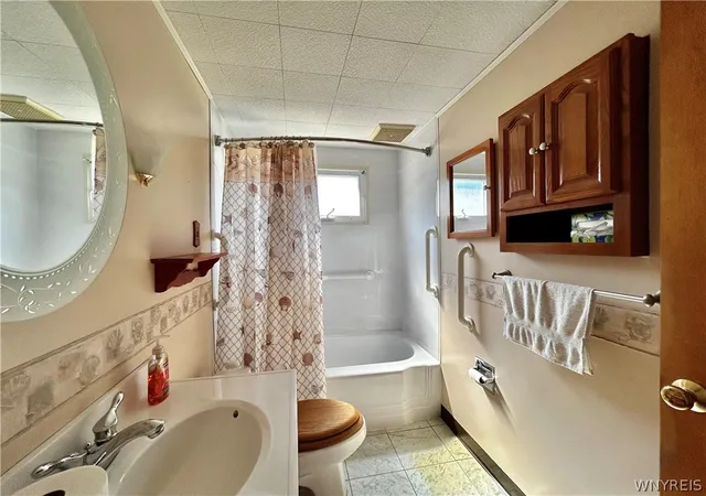 Photo 4 of Sale Pending at 68 Lyndale Ct, Buffalo, NY 14224 | MLS# B1704725 | Listing updated on 2026-08-18