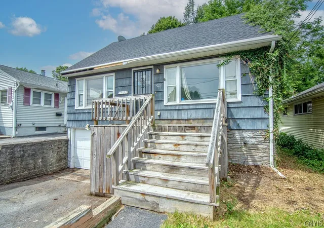 Photo 2 of Sale Pending at 432 S Edwards Ave, Syracuse, NY 13206 | MLS# S1704446 | Listing updated on 2026-08-11