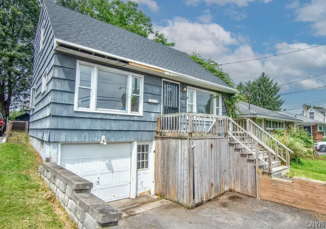 Photo 3 of Sale Pending at 432 S Edwards Ave, Syracuse, NY 13206 | MLS# S1704446 | Listing updated on 2026-08-11