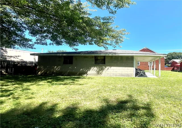 Photo 3 of Sale Pending at 11 Covington Dr, Buffalo, NY 14220 | MLS# B1704503 | Listing updated on 2026-08-20