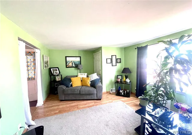 Photo 4 of Sale Pending at 11 Covington Dr, Buffalo, NY 14220 | MLS# B1704503 | Listing updated on 2026-08-20