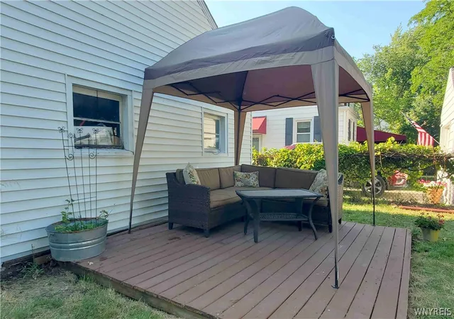 Photo 3 of Single family home for sale at 275 Capen Blvd, Buffalo, NY 14226 | MLS# B1704807 | Listing updated on 2026-08-06