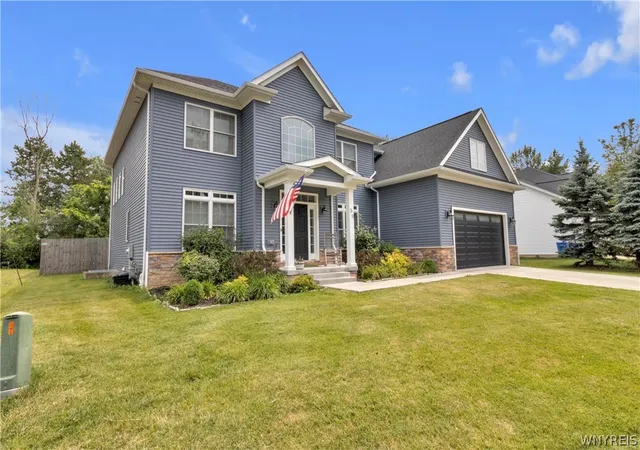 Photo 2 of Single family home for sale at 50 Autumn Crk Ct, East Amherst, NY 14051 | MLS# B1703956 | Listing updated on 2026-08-06